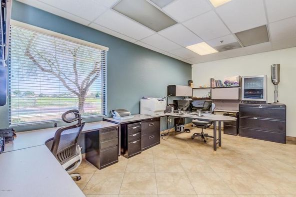 7118 W Frier Dr, Glendale, AZ 85303